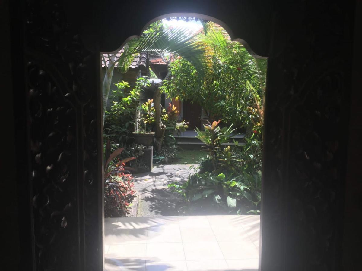 Family Guest House อูบุด ภายนอก รูปภาพ